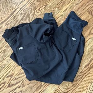 FIGS black maternity scrubs